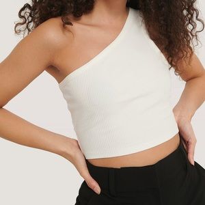 Single strap crop top